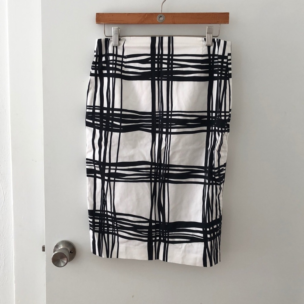 Express black and white pencil skirt. Like new.